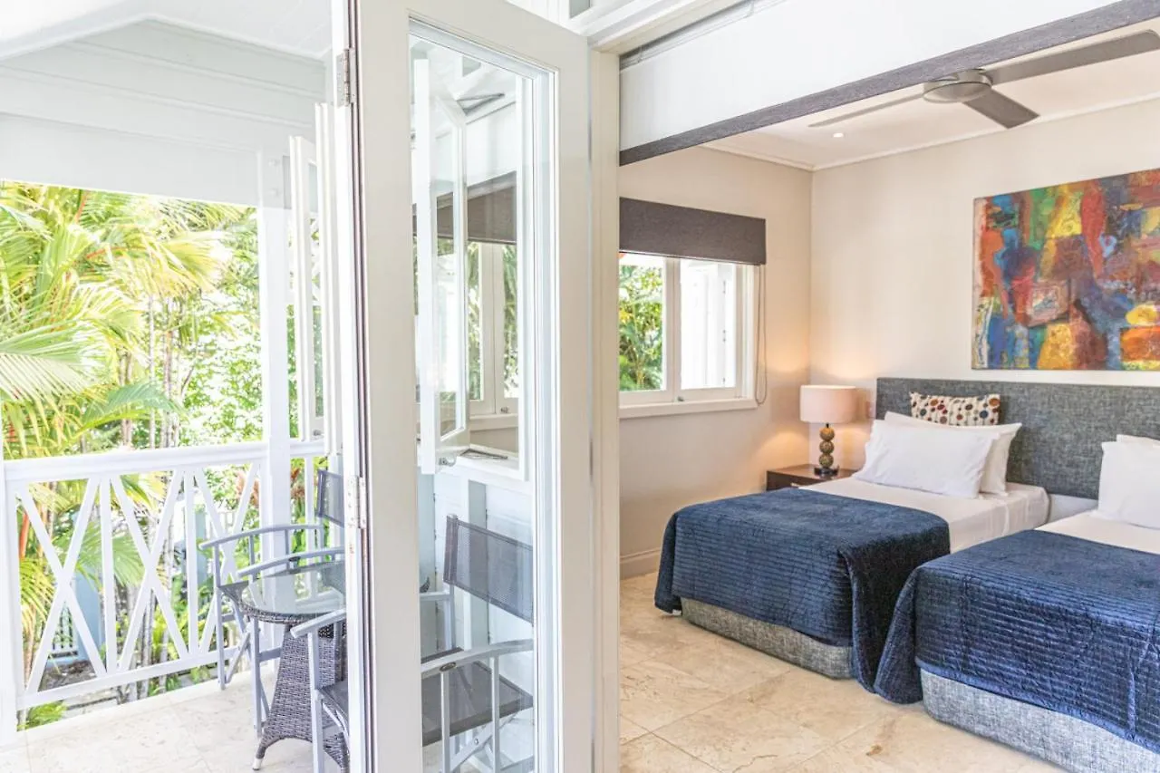 Villa Courtyard On Murphy Port Douglas