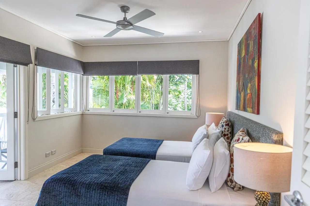 Villa Courtyard On Murphy Port Douglas