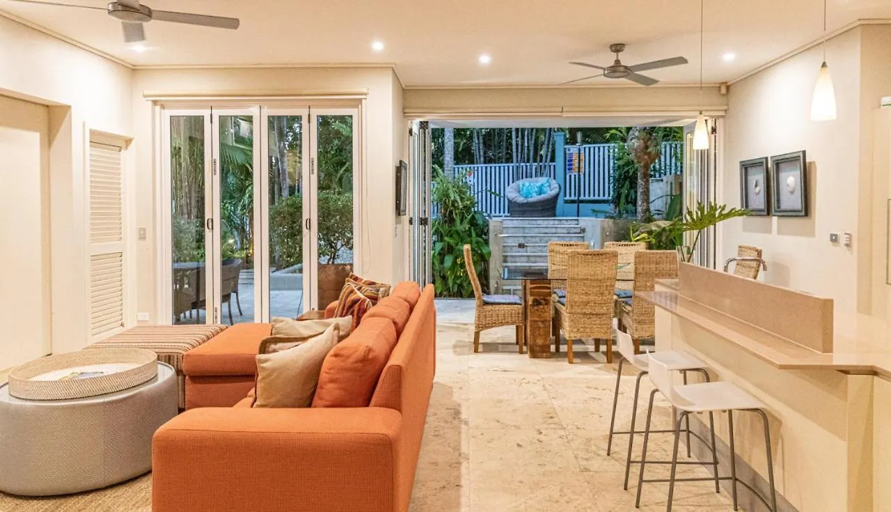 Courtyard On Murphy Port Douglas Villa